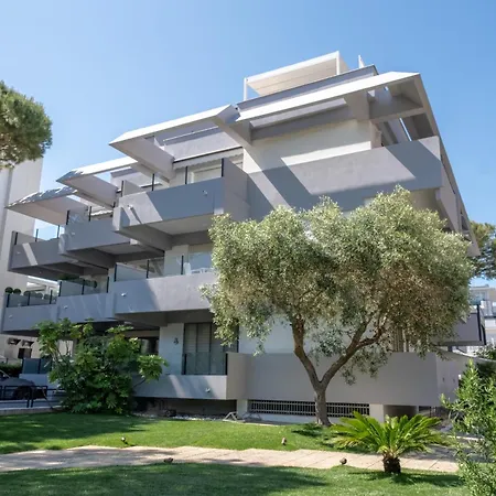 Carinzia Appartamenti - Davanti Solo Il Mare Riccione Exterior photo