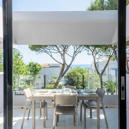 Carinzia Appartamenti - Davanti Solo Il Mare Riccione Exterior photo