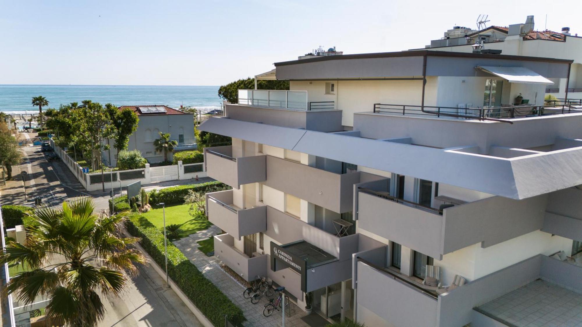 Apartment Carinzia - Solo Il Mare Davanti Dal 1982 Riccione